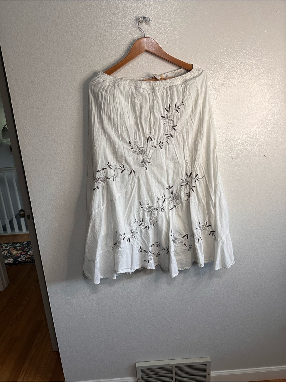 Metro Wear White A-Line Skirt with dark brown Floral Embroidery